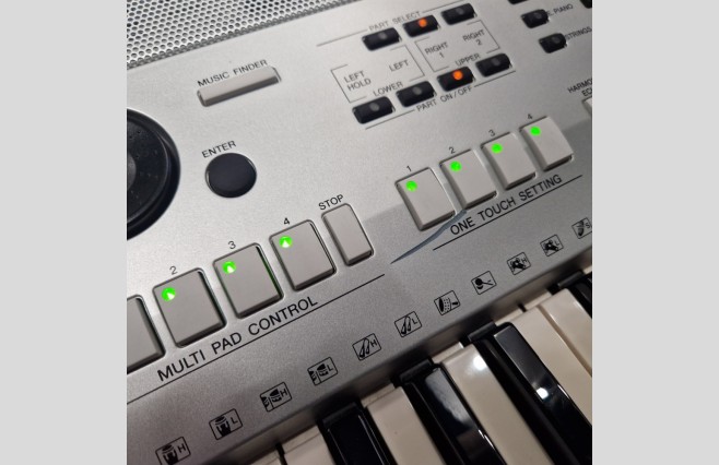 Yamaha PSR-S700 Keyboard, Used (SN:GBRCNN01047) - Image 9